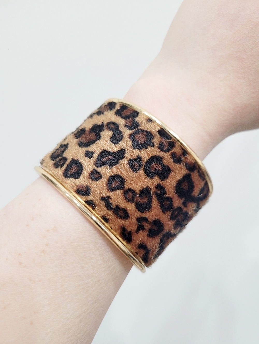 Brand New Gold Tone Leopard Pattern Stainless Bangle Bracelet